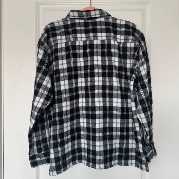 Boohoo Black and White Plaid Shirt - Picture 4 of 5